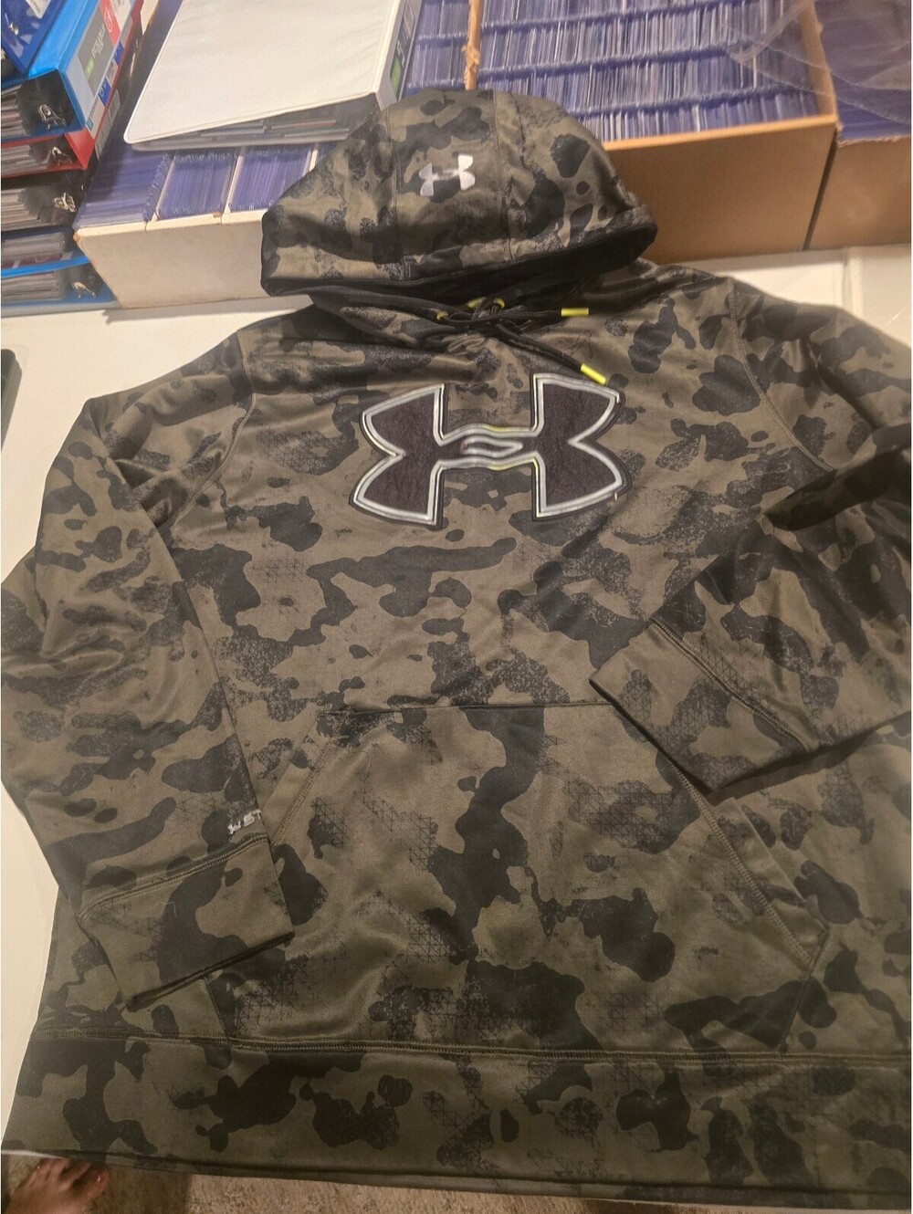 Under Armour XL Camo Hoodie Sweatshirt with Logo
